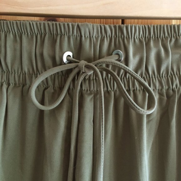 Olive Green Jogger Size Large Long - Picture 9 of 10